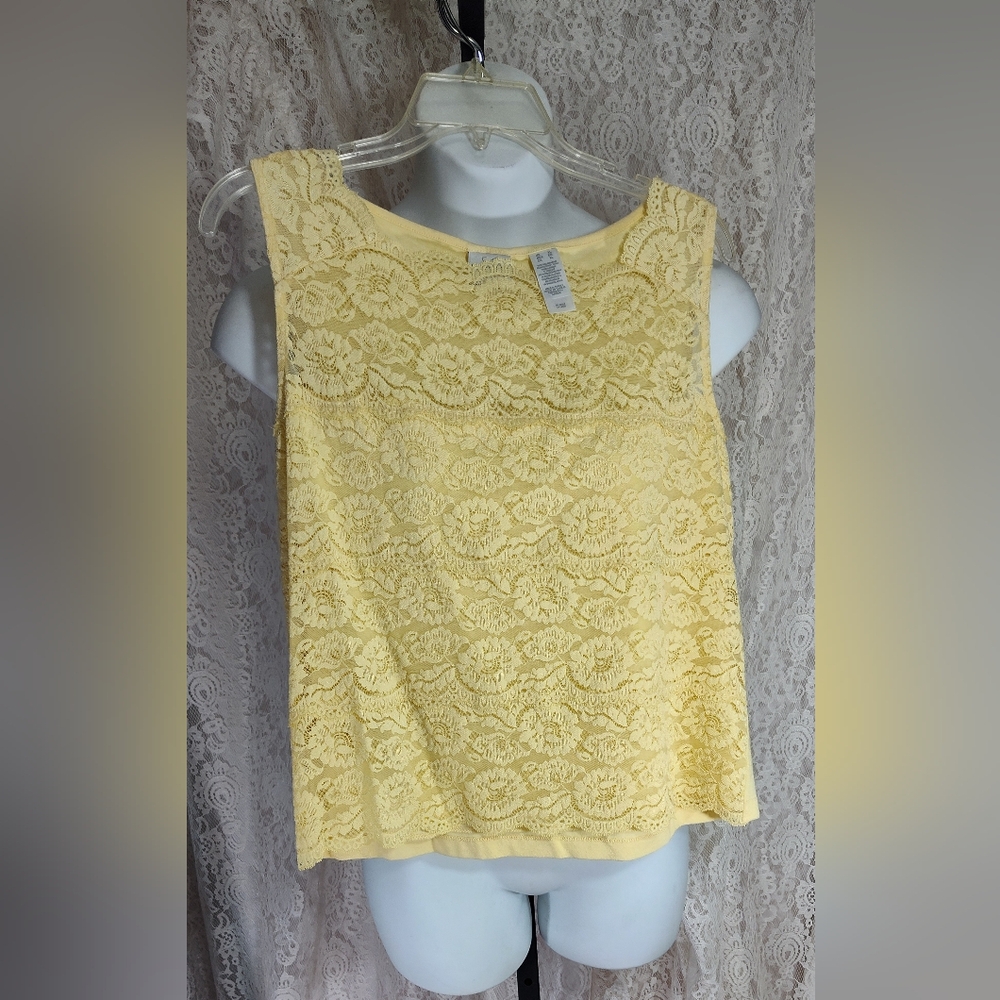Emma James yellow lace front top NWOT